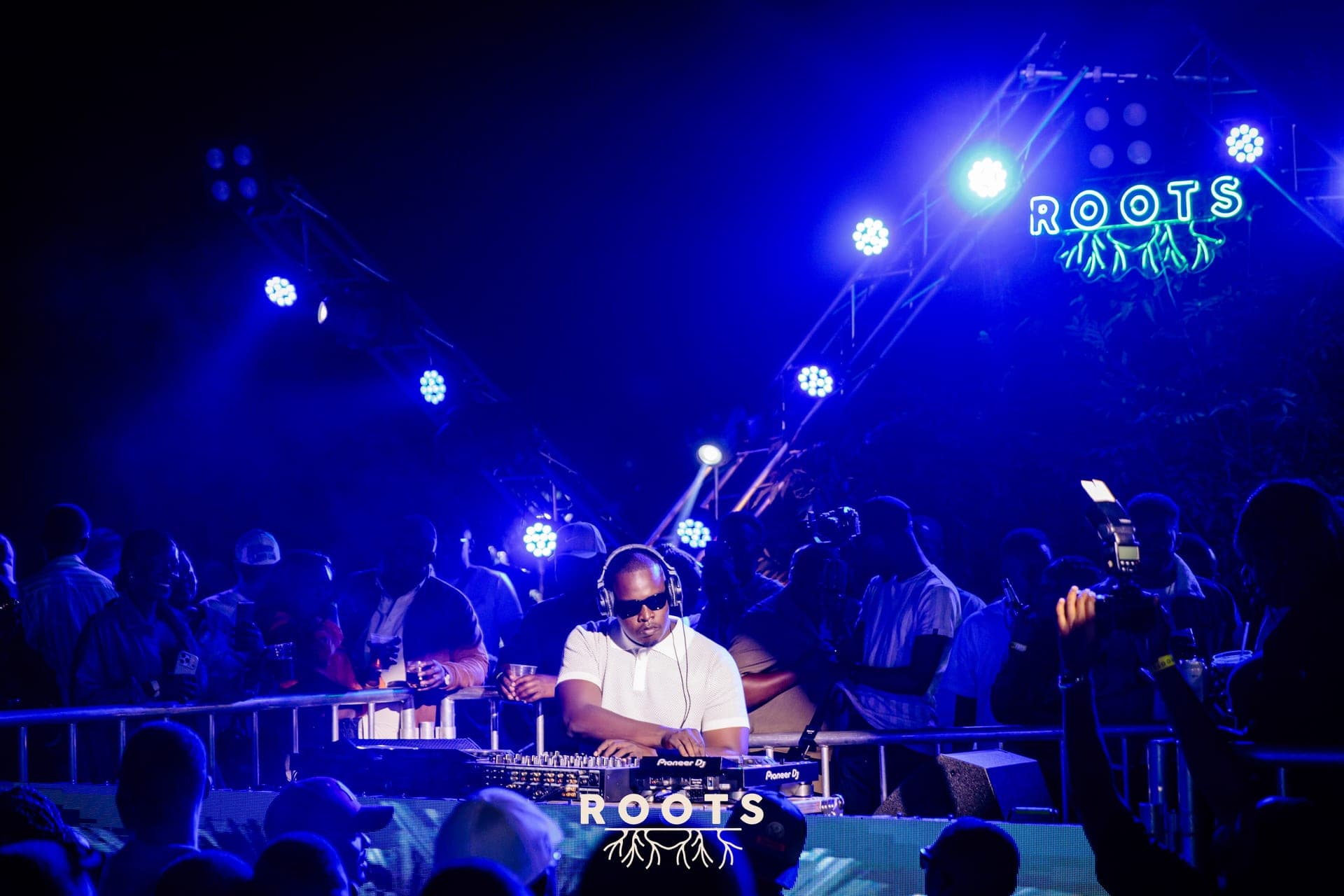 ROOTS IX photo 7