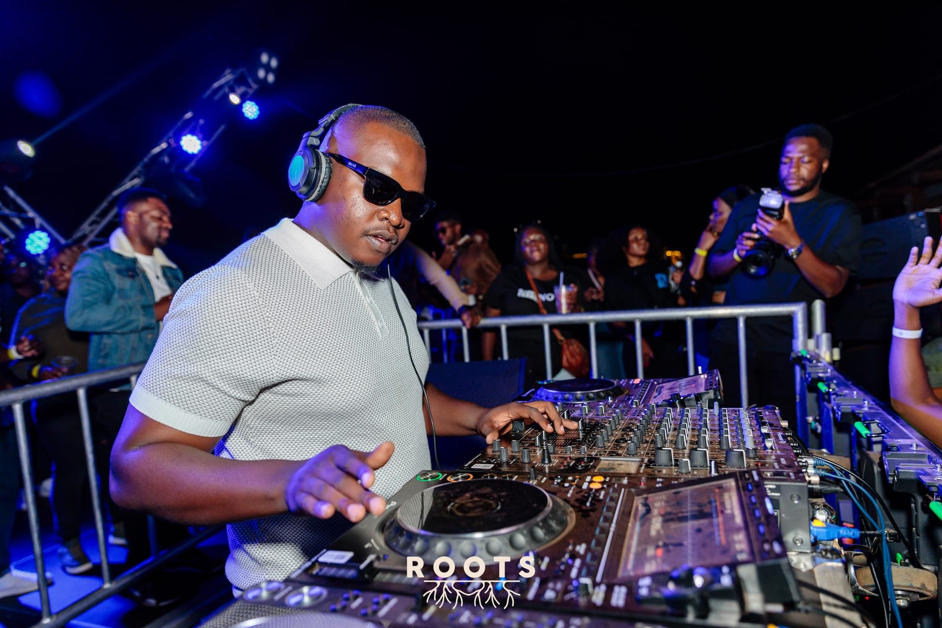 ROOTS IX photo 8