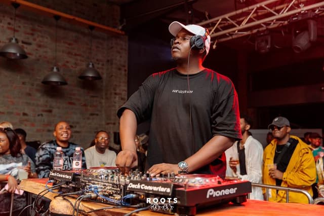 ROOTS 1 gallery image 4